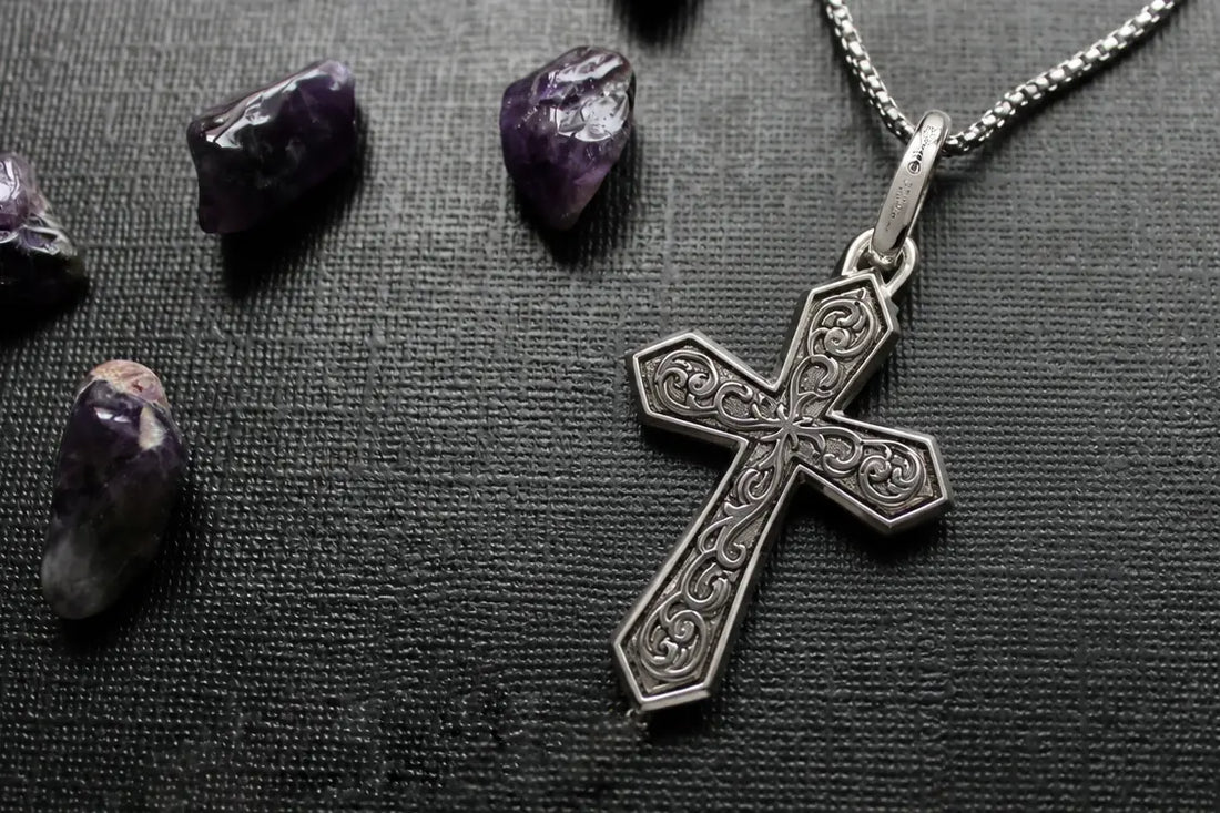 Halloween Jewelry Ideas: How to Pair your Spooky Jewelry into a Look