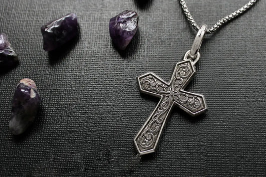 Halloween Jewelry Ideas: How to Pair your Spooky Jewelry into a Look