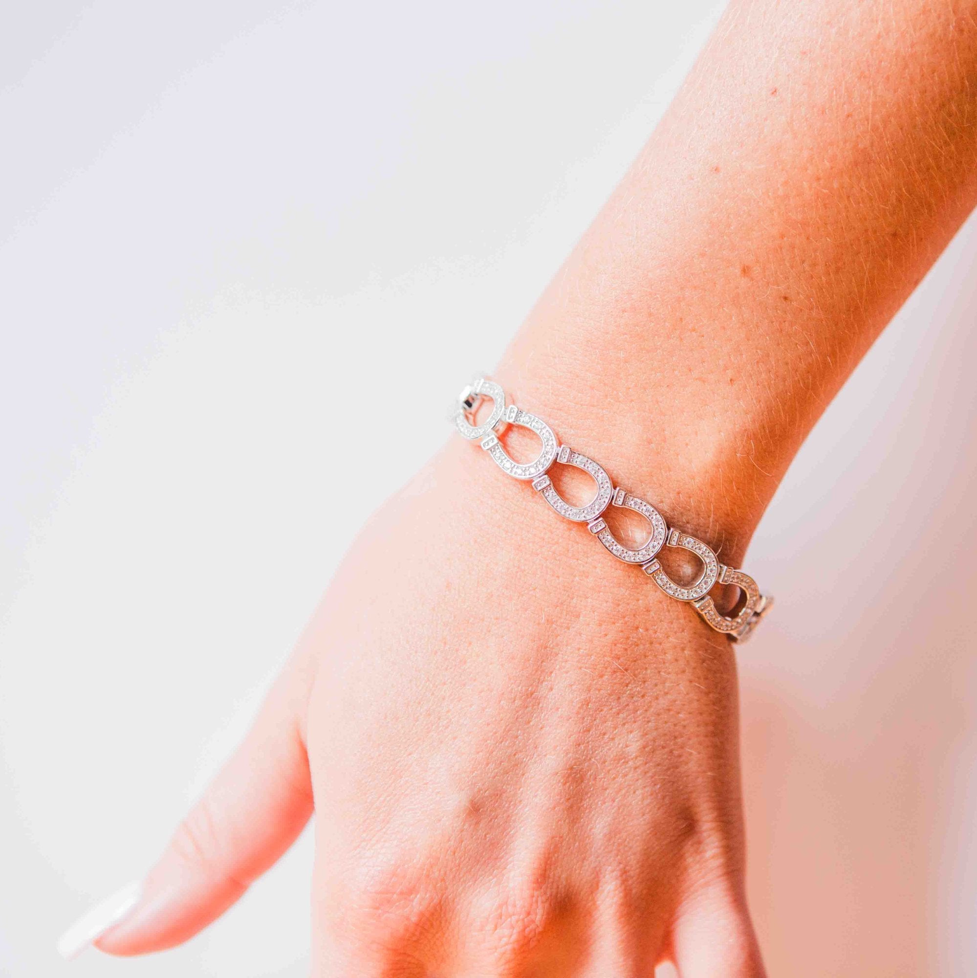 Kelly Herd Horseshoe Bracelet - Sterling Silver – Kelly Herd J