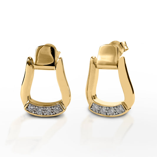 Cowgirl up with Kelly Herd Oxbow Stirrup Earrings! These earrings manage to be both elegant and authentic at the same time. Made of your choice of white or yellow gold, they feature an oxbow stirrup shape with diamond stirrup pads. These earrings have post backs, making them comfortable for all day wear.  Features      Western oxbow stirrup shaped earrings.     Diamonds     Post backs     Available in white, or yellow 14k gold     12mm x 18mm