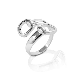 This twisted bit is perfect for your hand! Made of sterling silver, the Kelly Herd Offset Bit Ring is an intricately designed snaffle bit "wrapped" around your finger (a little like your horse is wrapped around your heart!)  Features      Snaffle bit ring     Sterling silver