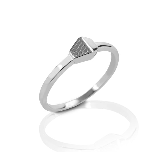 Clean and simple, the Kelly Herd Horseshoe Nail Ring is the sort of ring you can wear everyday with any outfit. Available in white or yellow gold.  Features      Horseshoe nail ring     Available in white or yellow gold     6mm wide