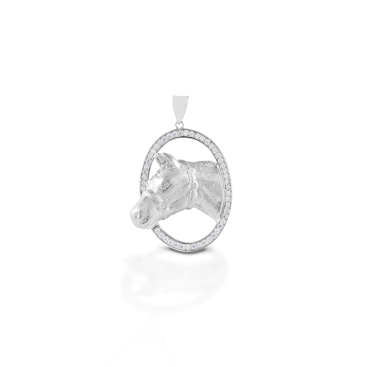 If you are a stock horse aficionado, then the Kelly Herd Oval Halter Horse is for you! This beautifully rendered pendant features a silhouette of a halter horse in an oval frame of diamonds. Available in 14K gold.  Features      Stock horse pendant     Accented with diamonds     Available in 14K gold     35mm x 27mm