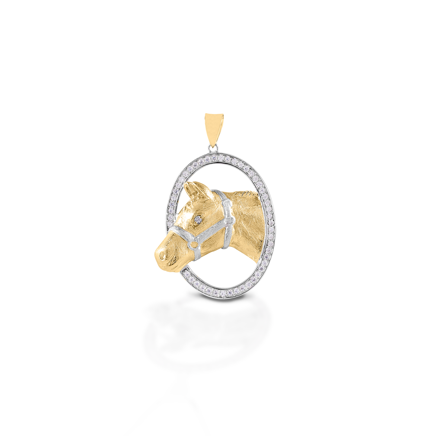 If you are a stock horse aficionado, then the Kelly Herd Oval Halter Horse is for you! This beautifully rendered pendant features a silhouette of a halter horse in an oval frame of diamonds. Available in 14K gold.  Features      Stock horse pendant     Accented with diamonds     Available in 14K gold     35mm x 27mm