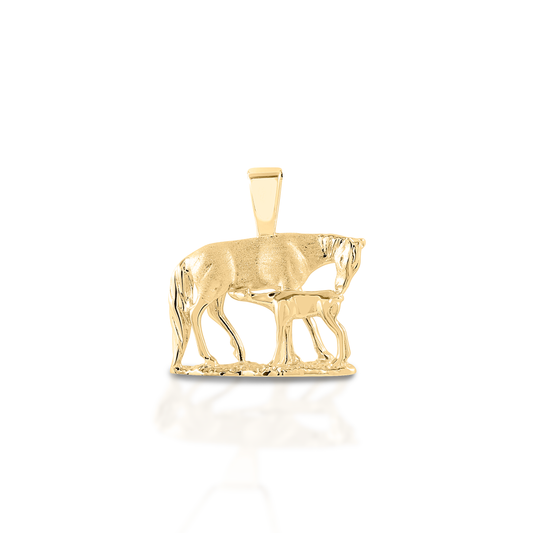 Who wouldn't be charmed by this lovely mare and foal necklace? The Kelly Herd Nursing Mare & Foal pendant is beautifully crafted in 14K gold. The mare is brushed metal, and the foal is shiny.  Features      Mare and foal pendant     Available in 14K gold     25mm x 20mm