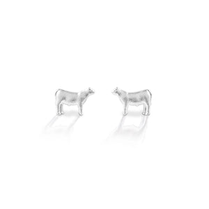 If you love your cattle, then our Steer Earrings are for you! Add a little bit of country style to your everyday wear. Adorn yourself with these earrings and show off that rustic charm. With their detailed design, they are sure to turn heads.   Features      Steer Earrings      Post Backs      Sterling Silver     Measures 4 mm x 4 mm 